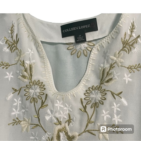 Coleen Lopez top EUC size 2X cream color w/ gold and white embroidery - Picture 3 of 11